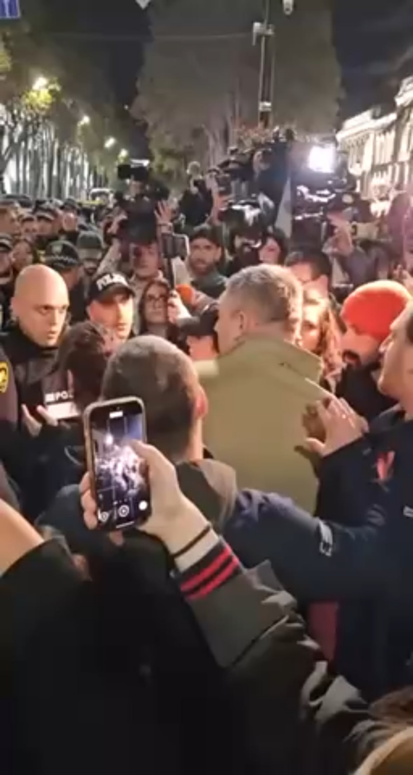 Ongoing arrests on Rustaveli Avenue amid protests