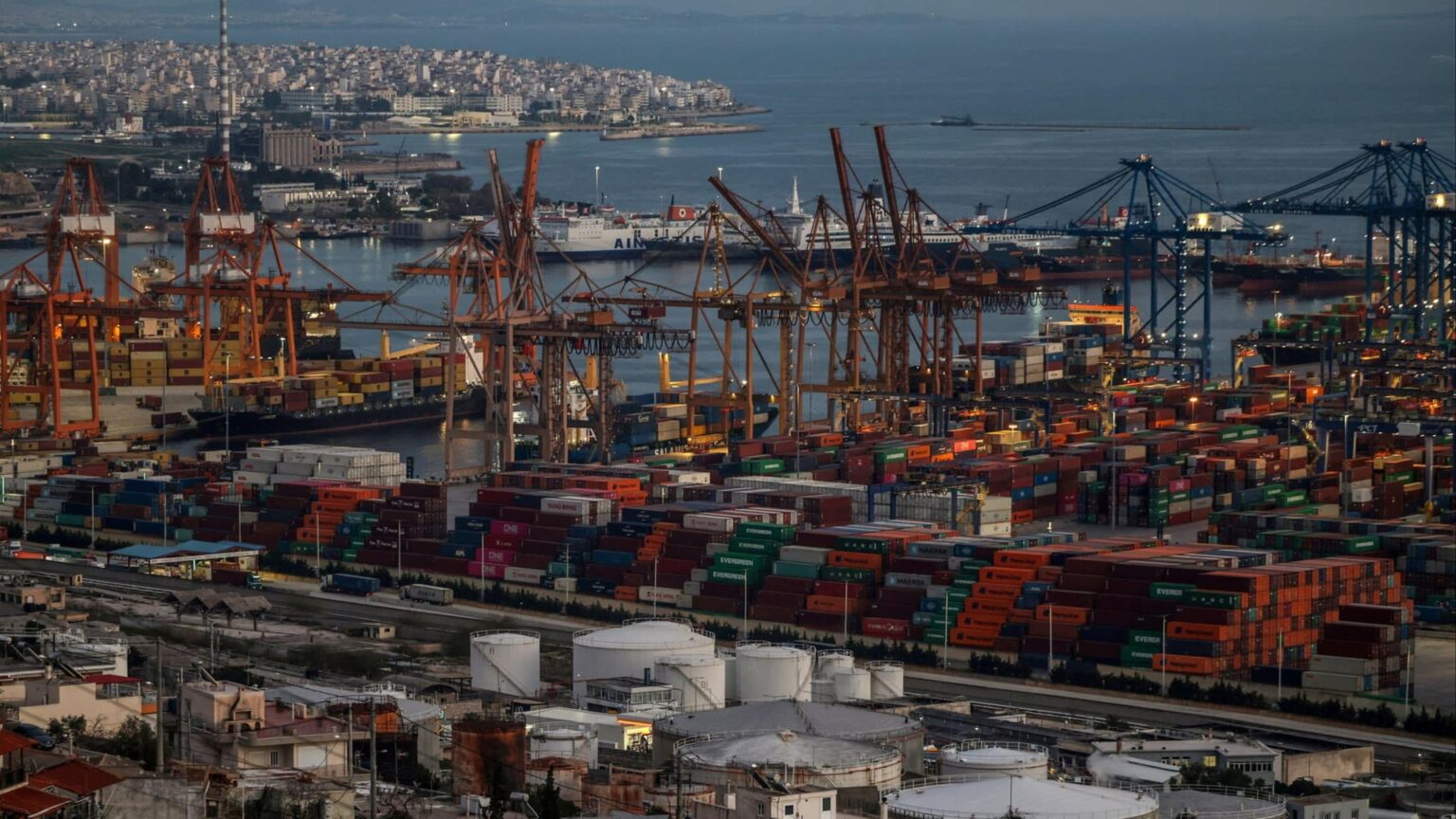 Greek customs broker caught with €3mn cash in China-linked fraud probe • Bloc’s top prosecutor says investigation highlights ‘massive’ criminal effort to avoid taxes and duties