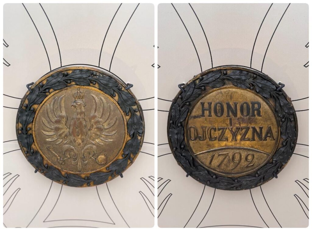 Shields from the Tomb of the Unknown Soldier have returned to Warsaw!