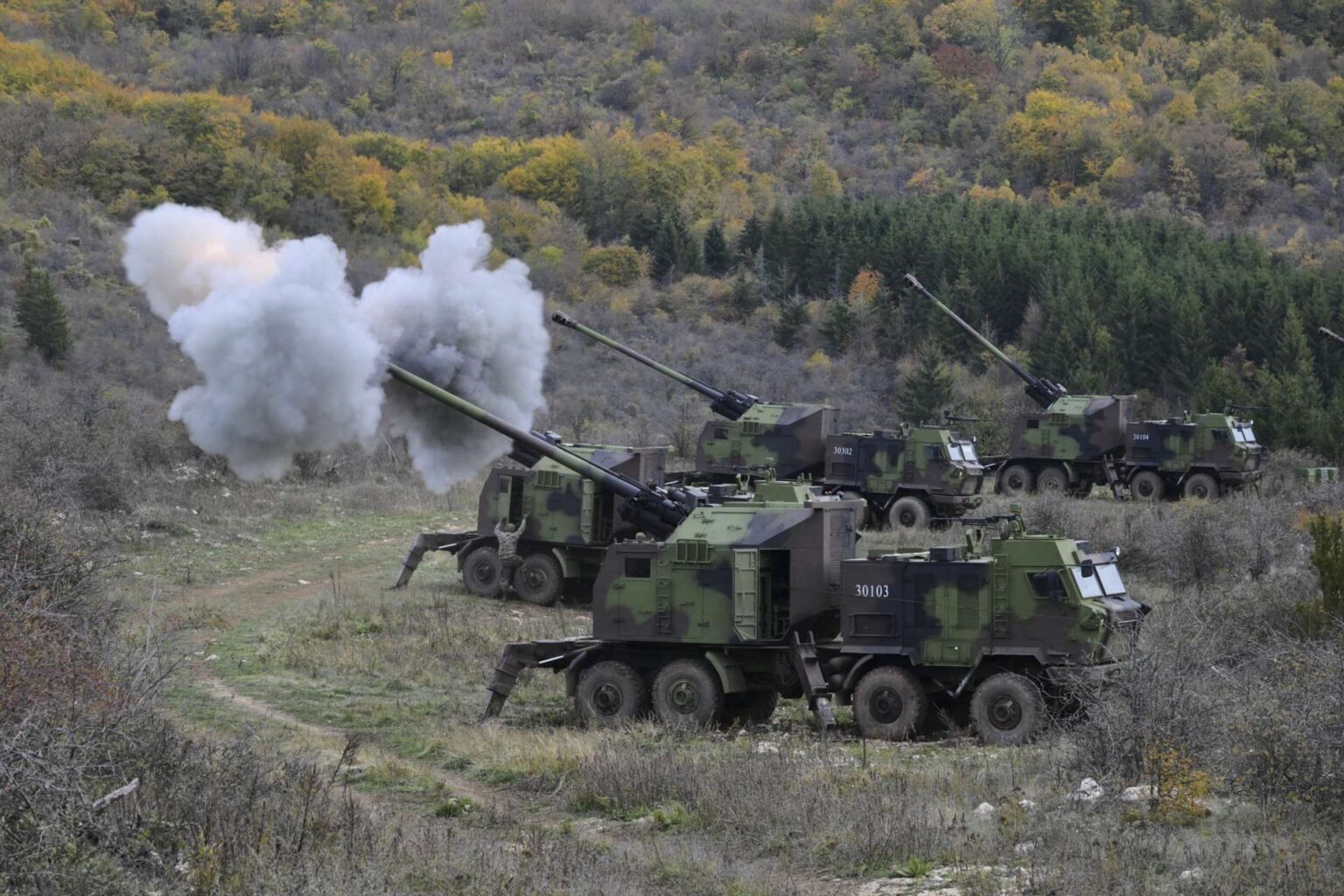 Serbia and Azerbaijan train with B-52 M-15 Nora howitzers ahead of deliveries