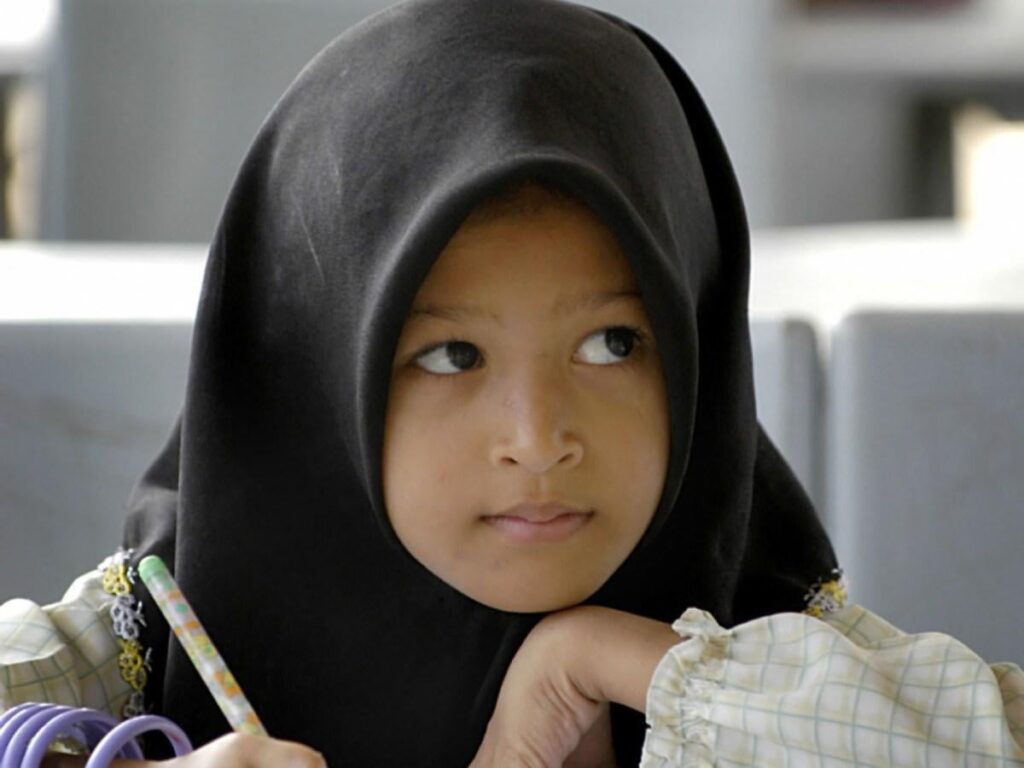 Swiss government rejects ban on children's headscarves in schools