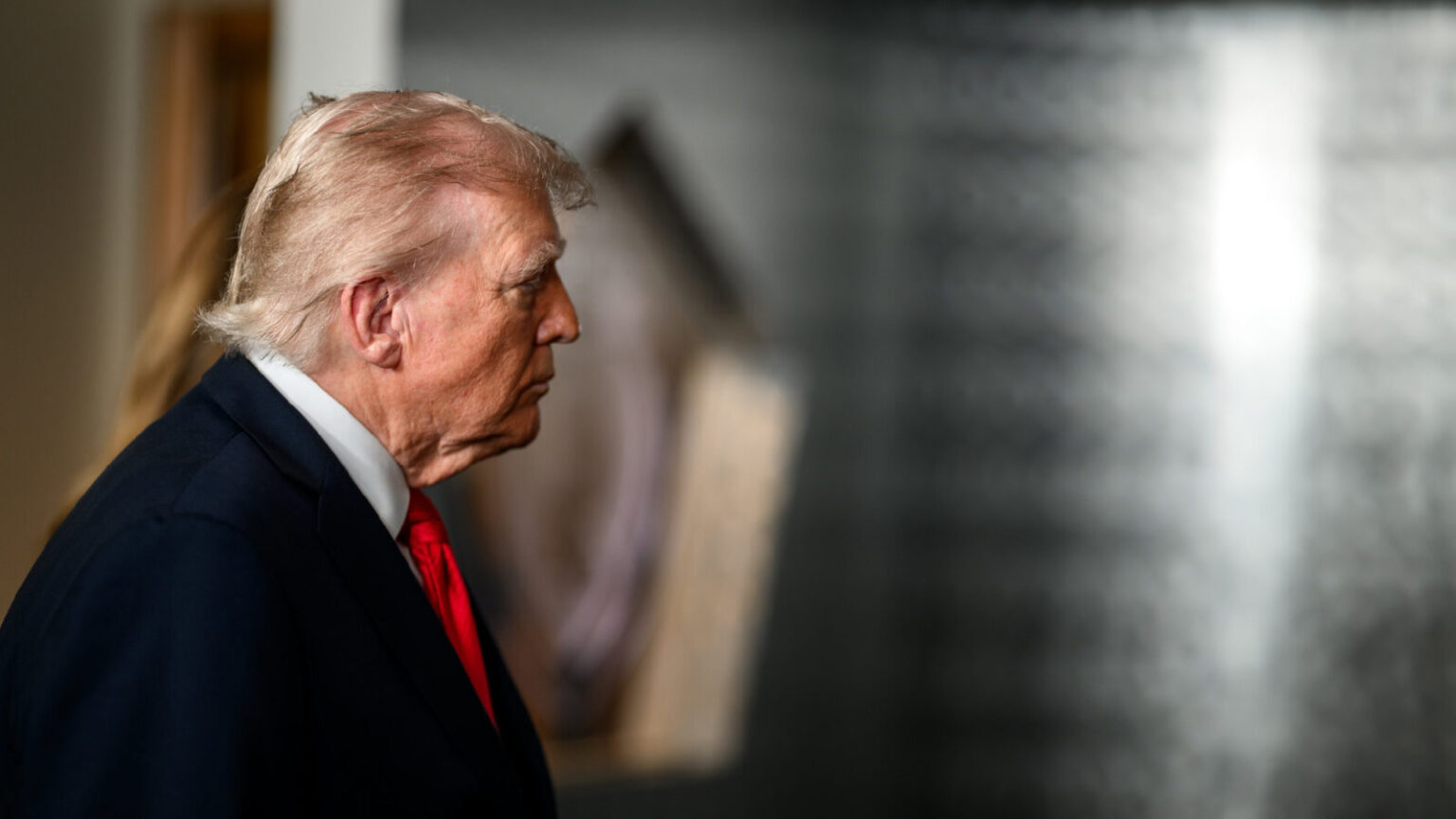 Trump Hopes Gov’t Shutdown Will Mask the Weakness of His Economy