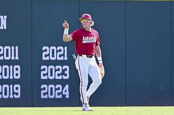 Arkansas baseball notebook: Football does not dampen environment, Ryder Helfrick injury update