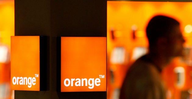 Orange introduces a fee of 3 lei for customers who want to recharge their prepay card through the My Orange application (a 5 euro recharge costs Real almost 7.5 euros)