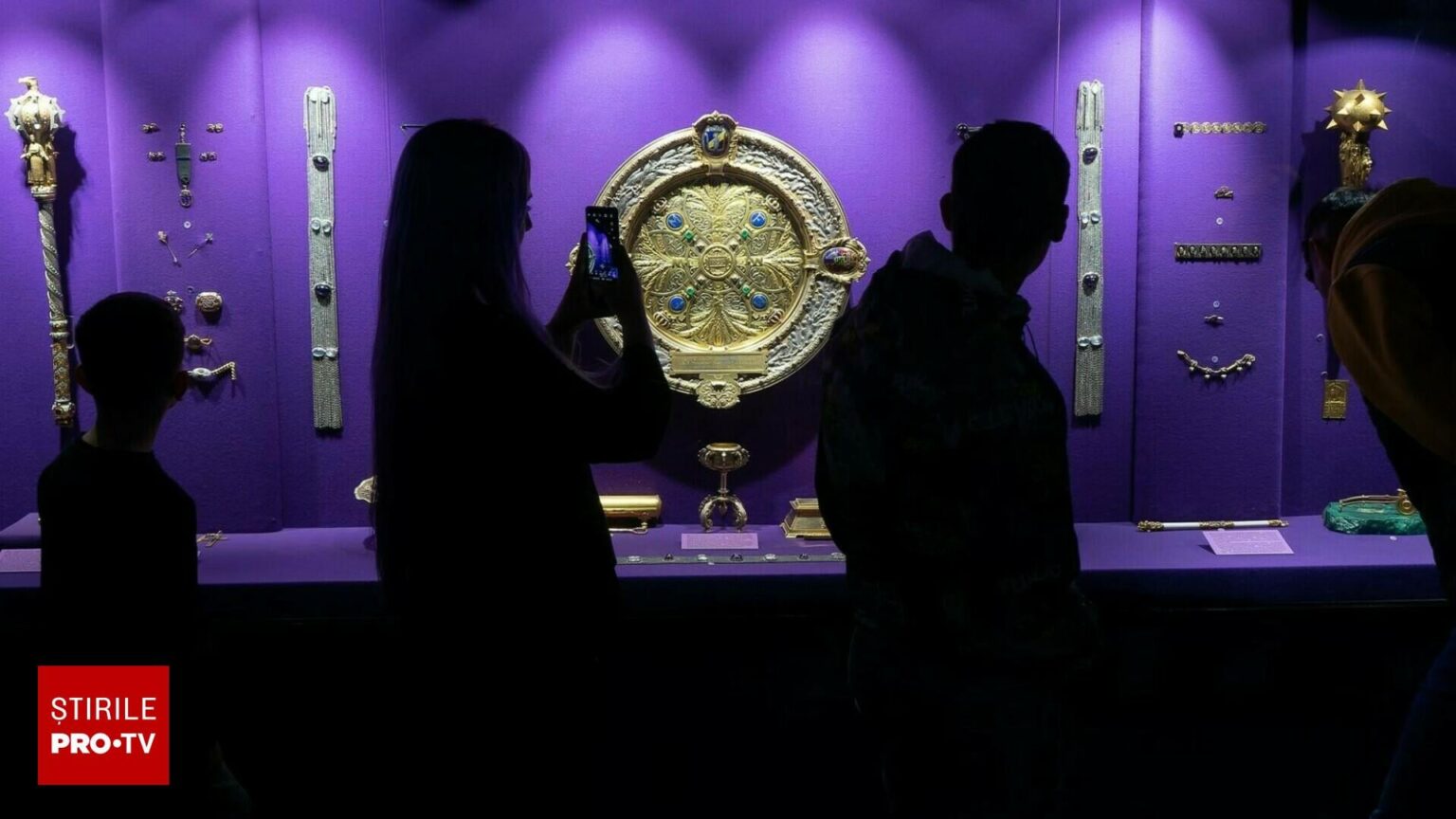 In 1916, Romania gave Russia 90 tons of gold – now it’s worth 8 billion euros and it wants it back. NBR: “A moral duty” In 1916, Romania gave Russia 90 tons of gold - now it's worth 8 billion euros and it wants it back. NBR: "A moral duty"