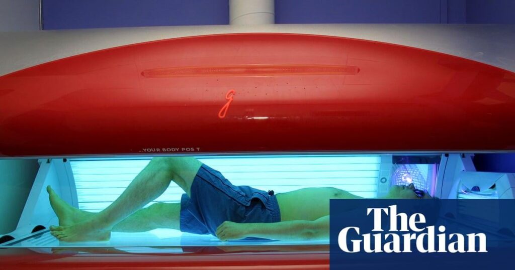 Sunbeds should be banned in UK, skin cancer experts say