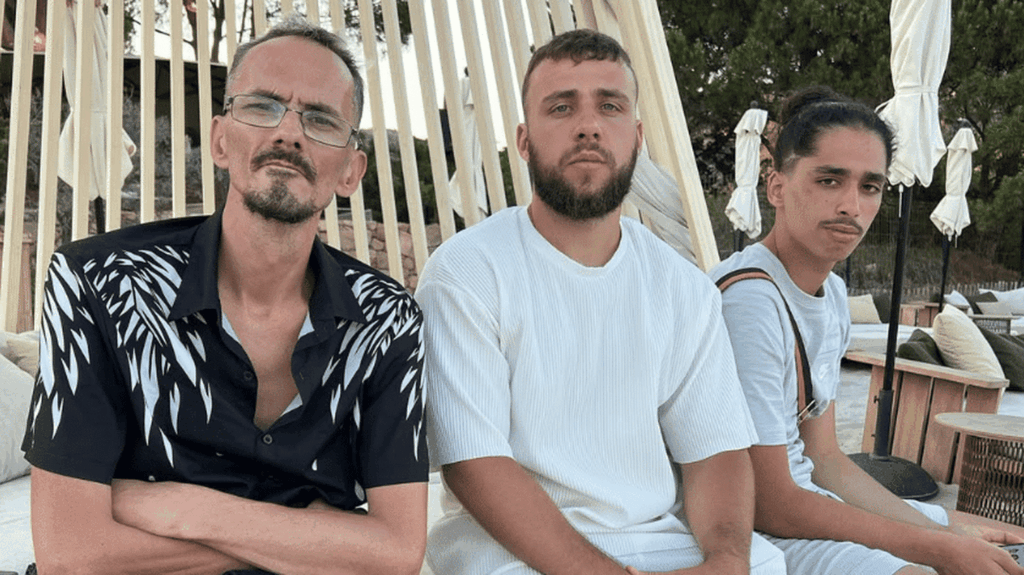 The streaming show "Le Lokal", at the heart of the case around the death of Jean Pormanove, discreetly resumes on the Twitch platform
