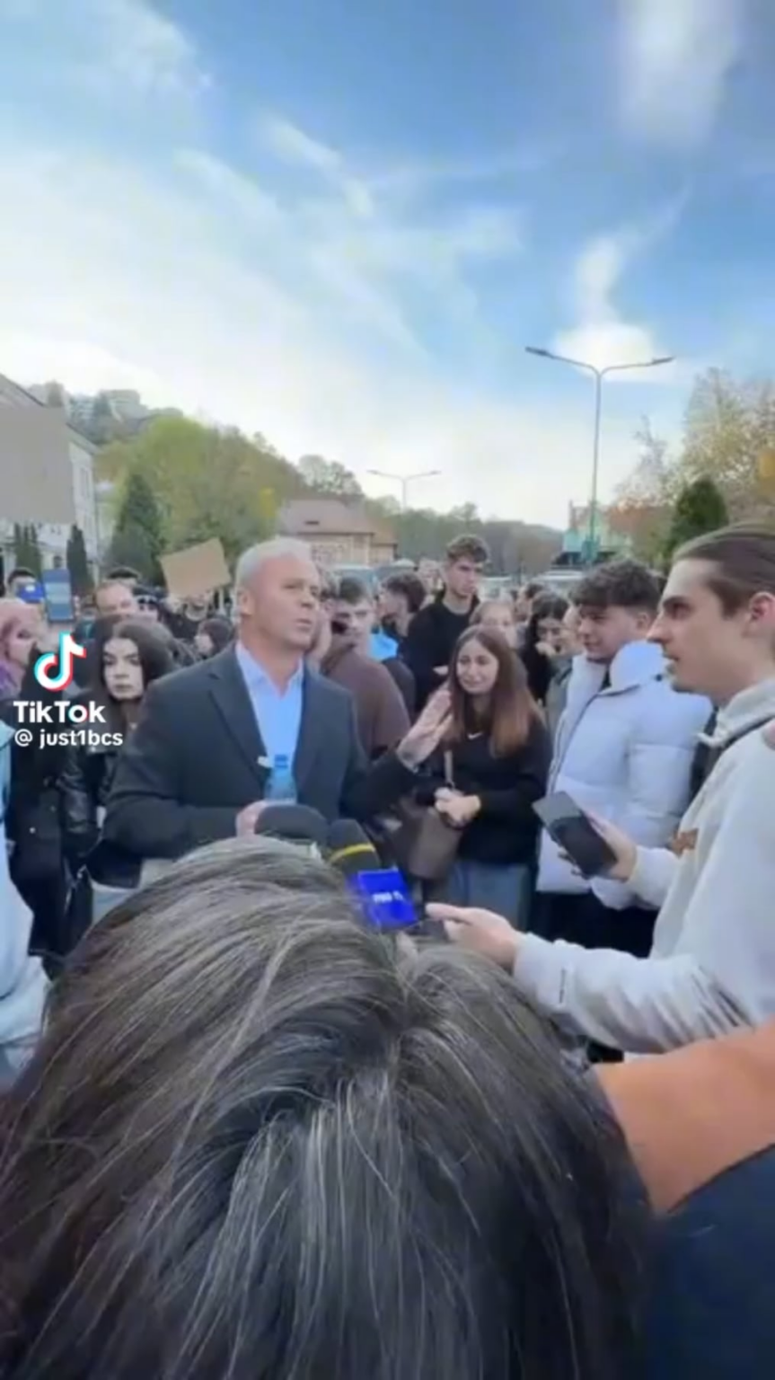 The rector of Transilvania University vs students