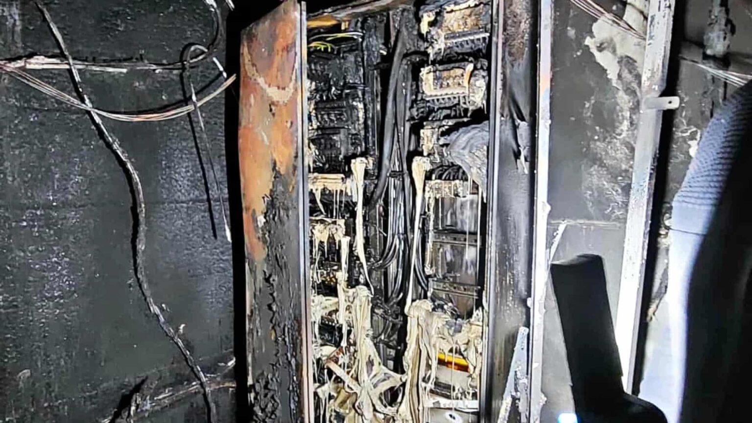 Vestjyllands Højskole surrounded by love after the fire: Help pours in from near and far