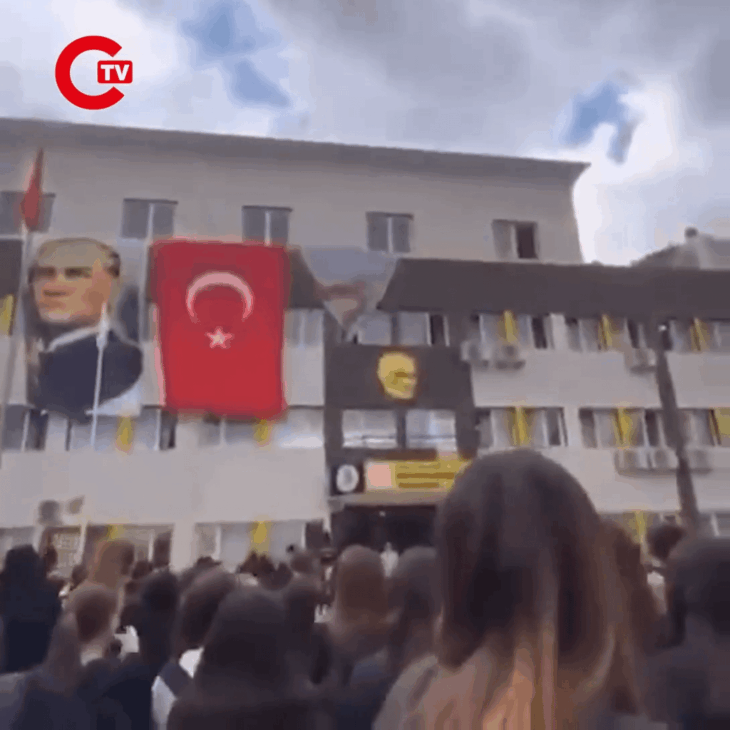 Reaction to 'Erdogan poster' from Antalya Hacı Malike Mehmet Bileydi Anatolian High School students