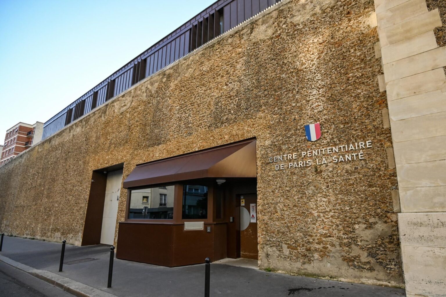 INFO RTL – Nicolas Sarkozy is the only inmate at La Santé prison to benefit from four visiting rooms per week