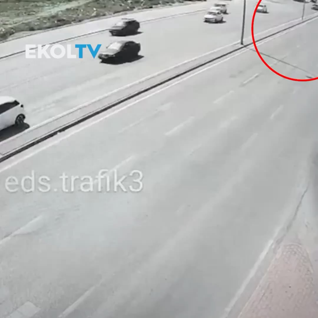 Konya, such as the massacre that occurred in the red light in the accident, the vehicle was shattered by hitting the vehicle from behind.