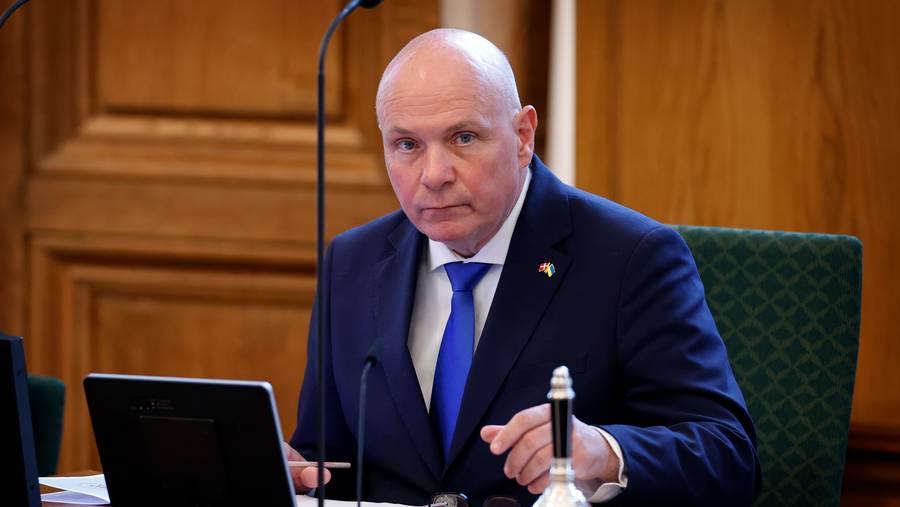After blank rejection: Now Gade acknowledges - the President of the Parliament, Søren Gade (Left), now acknowledges that he has actually had contact with company that has tried to sell courses to MPs by using his name