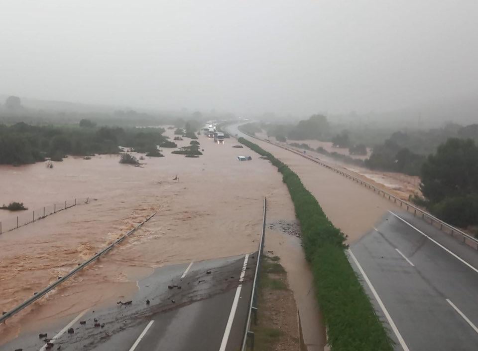 (video) Flood alert on the Tarragona coast with thousands of second Andorran residences and the AP7 cut