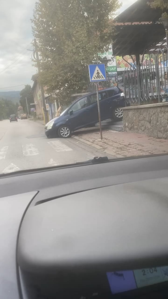 This is Bulgaria from Troyan and these are the most stupid drivers in the world ...