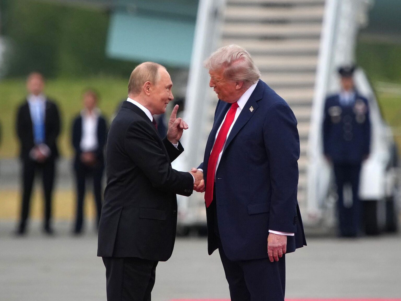 "Putin will take something." Trump changes his mind about Ukraine