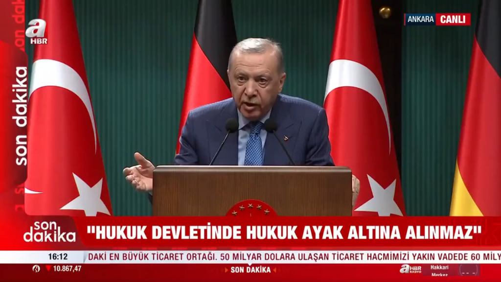 The AKP chairman, who showed signs of old age, accidentally said "what is going on" while reading from the prompter about the referee events.