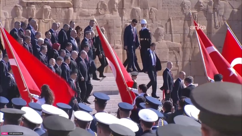 The Erdoğan slogan was chanted again at Anıtkabir.