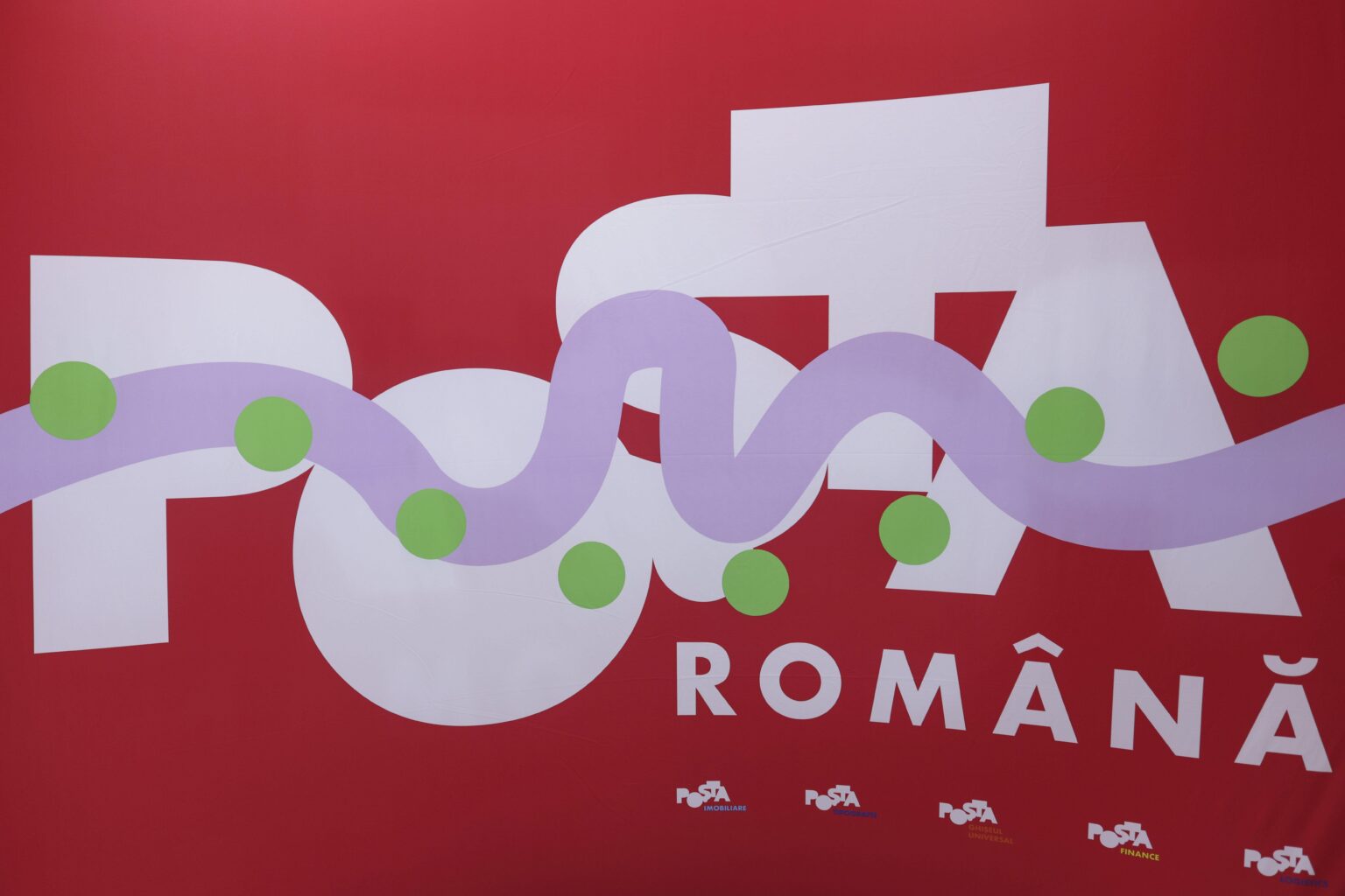 The Romanian Post changed its visual identity and enters the fast courier market: "We target customers aged 18-20"