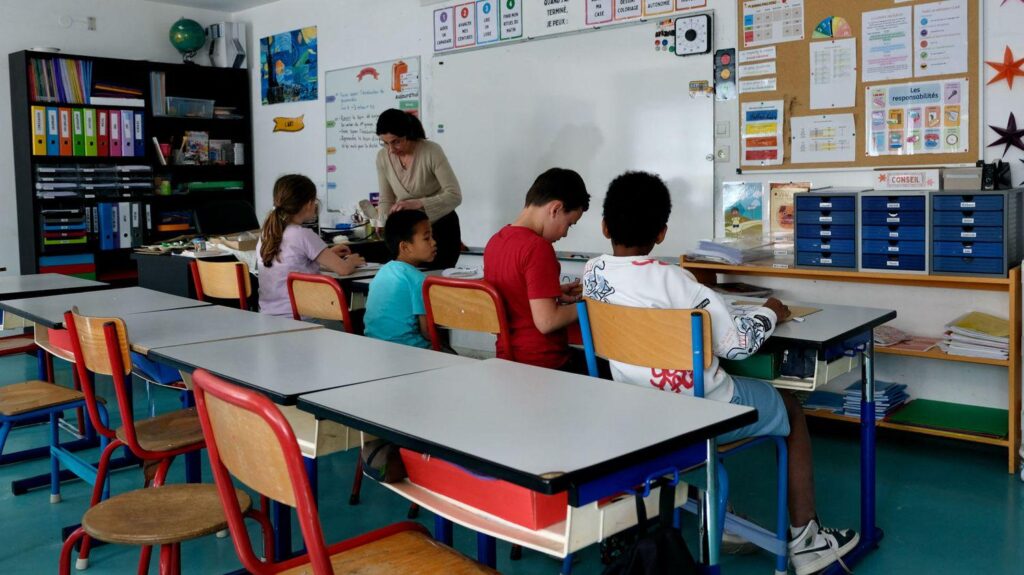 "Putting secularism": a teaching union proposes to rename the school holidays of All Saints' Day and Christmas, the government opposes it
