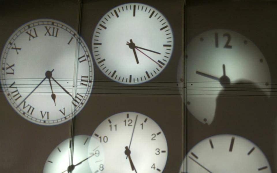 Clocks turn back one hour in Greece on Sunday
