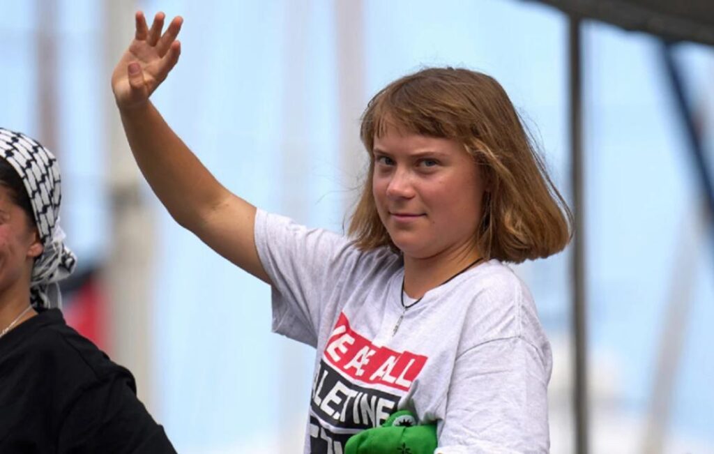Greta Tundberg comes to Greece with the 27 Greeks arrested in Israel