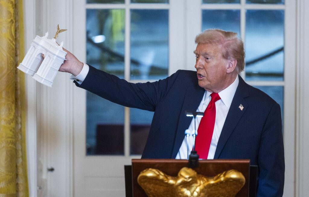 Trump wants an arch inspired by the Arc de Triomphe for the 250th anniversary of the United States
