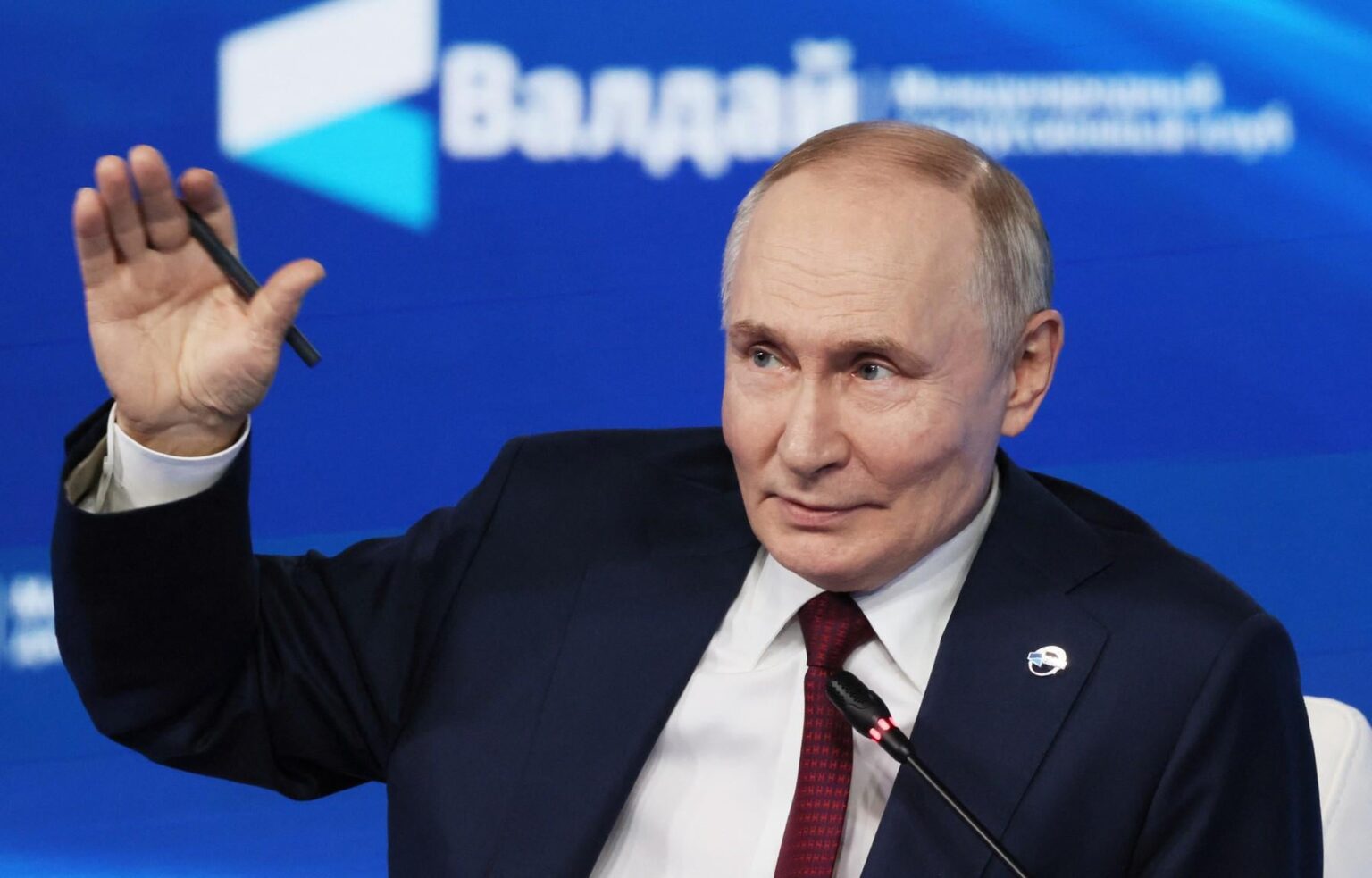 Vladimir Putin Putin openly criticizes the elections in Romania: “Transforming the electoral procedures into a farce and manipulating the will of the people will not work” Vladimir Putin Putin openly criticizes the elections in Romania: "Transforming the electoral procedures into a farce and manipulating the will of the people will not work"