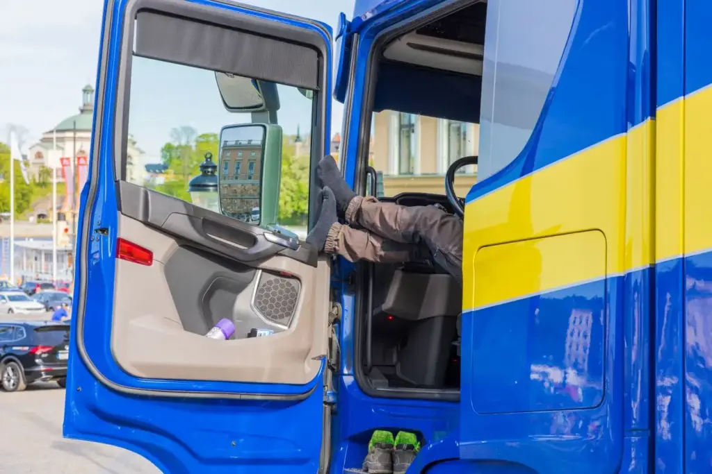 Capacity crunch hits freight forwarders. Where to find compliant carriers?