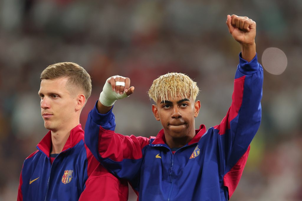 Dani Olmo and Lamine Yamal of FC Barcelona