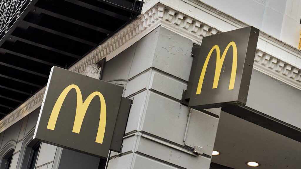 Police arrest man in military uniform with air rifle at McDonald's