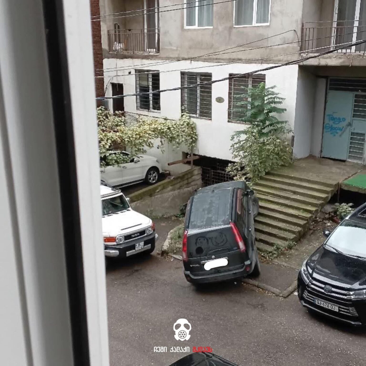 The stairs left the road too