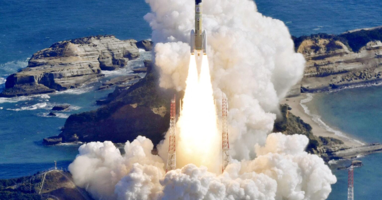 Investors pour record $3.5 billion into space as investors look beyond big names, report says