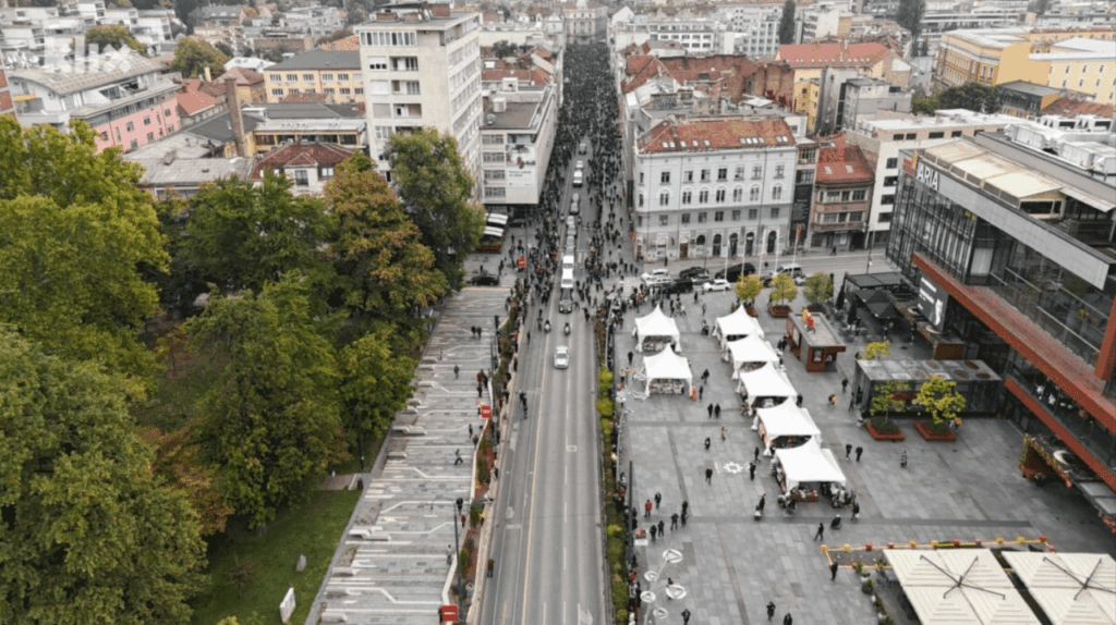 Thousands Gather in Sarajevo for Funeral of Beloved Bosnian Singer