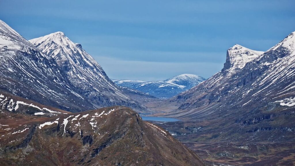 Took a foldable kayak above the Arctic Circle, 400 km of wilderness and 2 weeks until I met someone else
