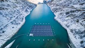 Switzerland advances in its solar push with the installation of photovoltaic panels in the Alps. Photo: Centro de Estudio Grl Mosconi.