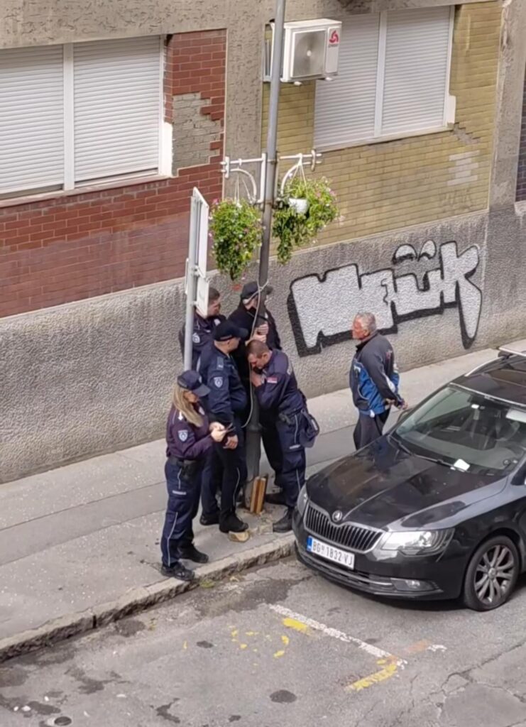 How many cops does it take to change a light bulb on a pole? Six. One is holding a light bulb and five are turning the pole!