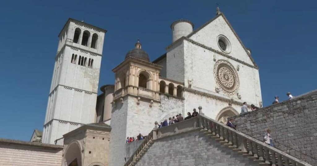 From 2026 on 4 October the national party will return to the day of San Francesco