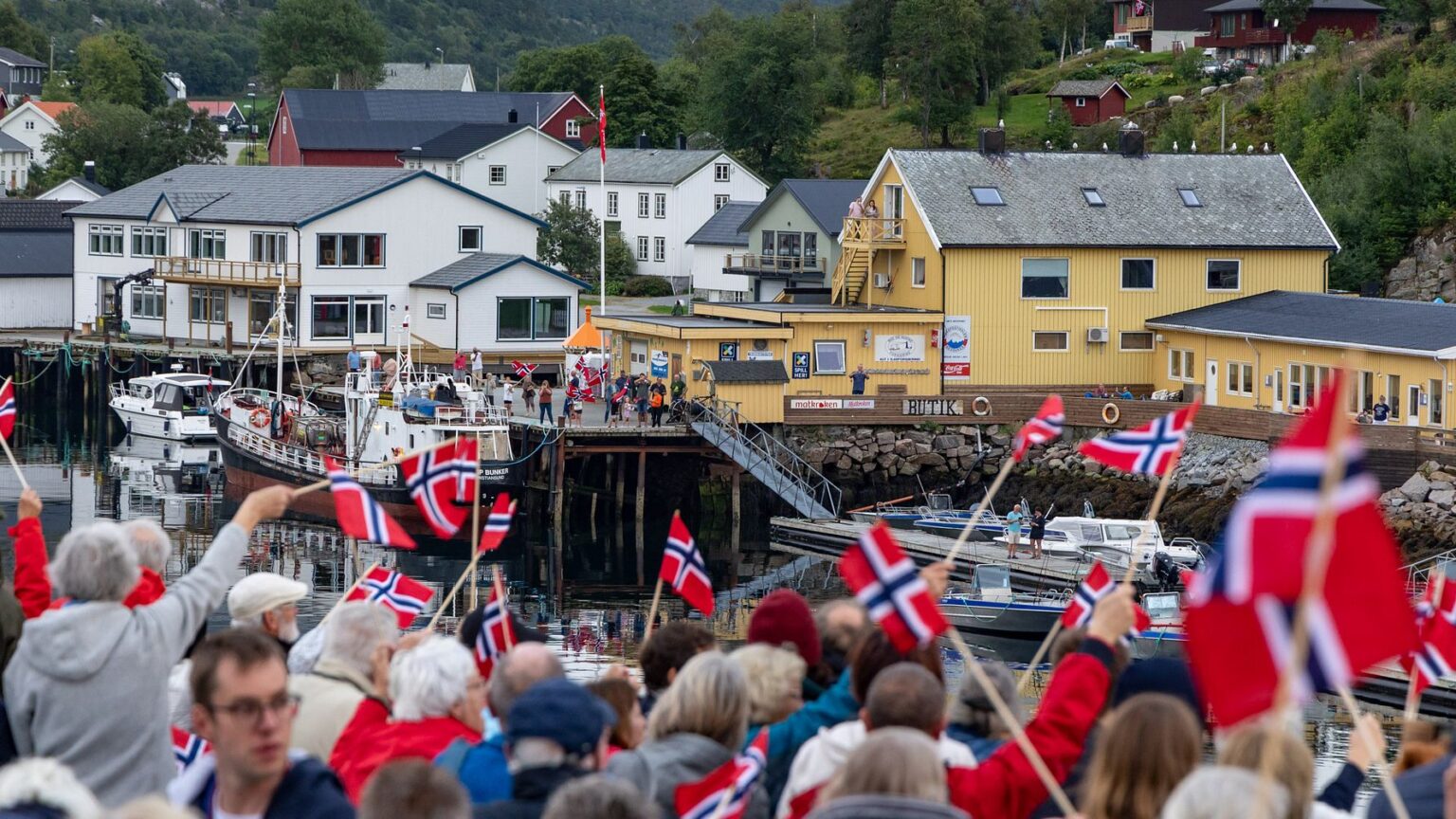 Hurtigruten’s ‘Ripple Report’ Reveals Over €200m Boost for Norway’s Coastal Communities