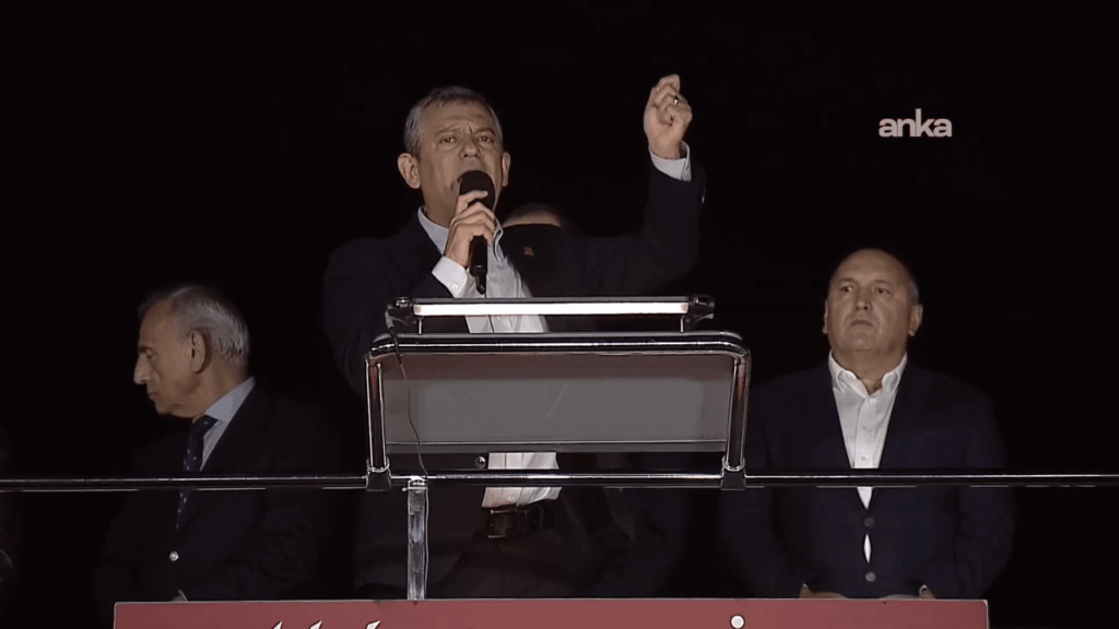 CHP's Küçükçekmece rally ... Call for a signature campaign from CHP leader Özel: 24 million signatures were collected, 3 million 834 thousand signatures remained for our target