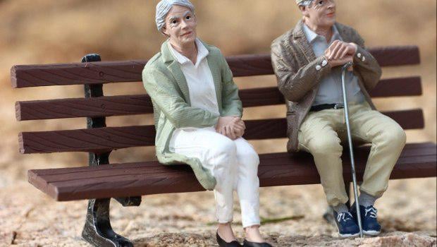 Court of Auditors: Dark clouds for insurance and pensions. The insurance-pension system in Greece may face a "serious fiscal risk", the Court of Auditors finds. Demographic loop.
