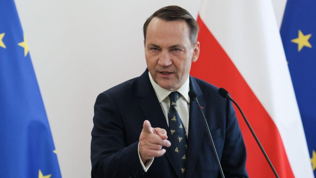 Poland threatens to enforce arrest warrant if Putin flies through for Trump summit