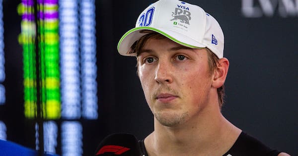 Lawson qualifies 14th for Singapore GP