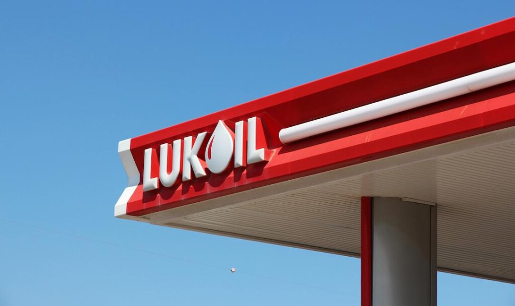 Shell and PKN Orlen reportedly interested in Lukoil’s Romanian assets