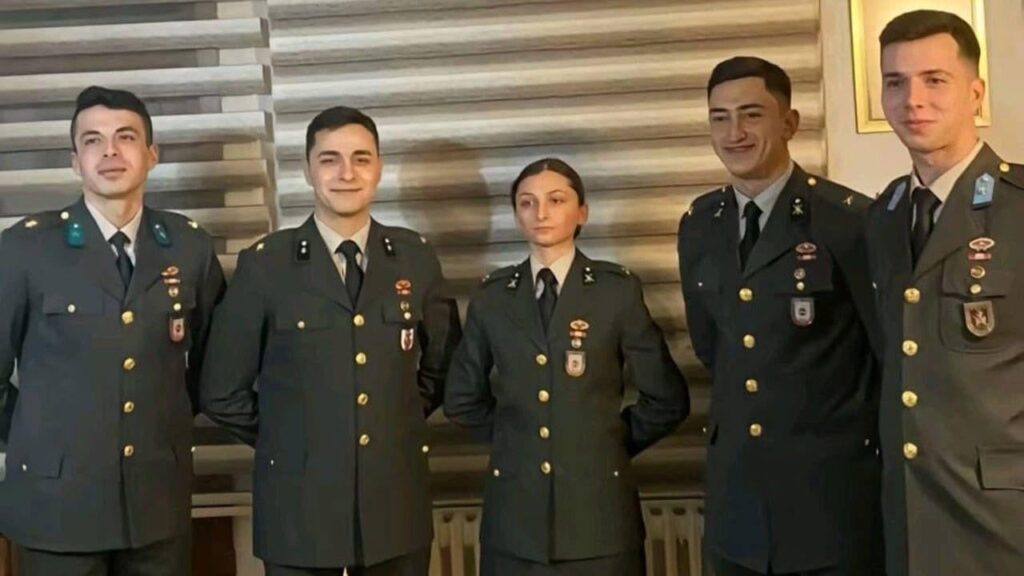 5 lieutenants who were dismissed from the Turkish Armed Forces filed a criminal complaint against the Chief of General Staff, General Selçuk Bayraktaroğlu.