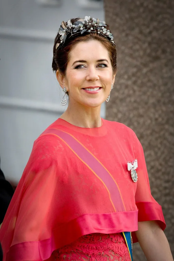 Queen mary in the midnight tiara 