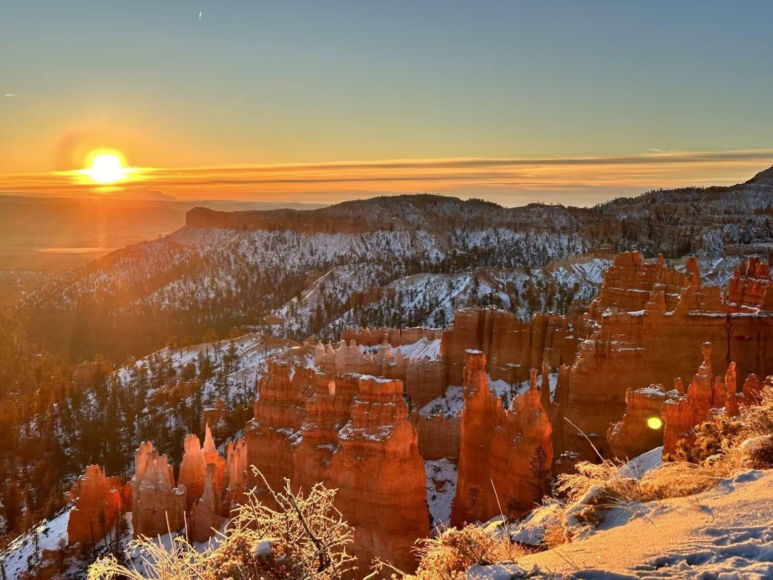 Chasing the first light in Bryce Canyon