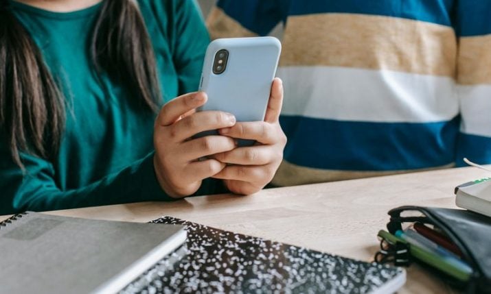 Mobile phone ban in Zagreb schools show promising results – nationwide law in the works