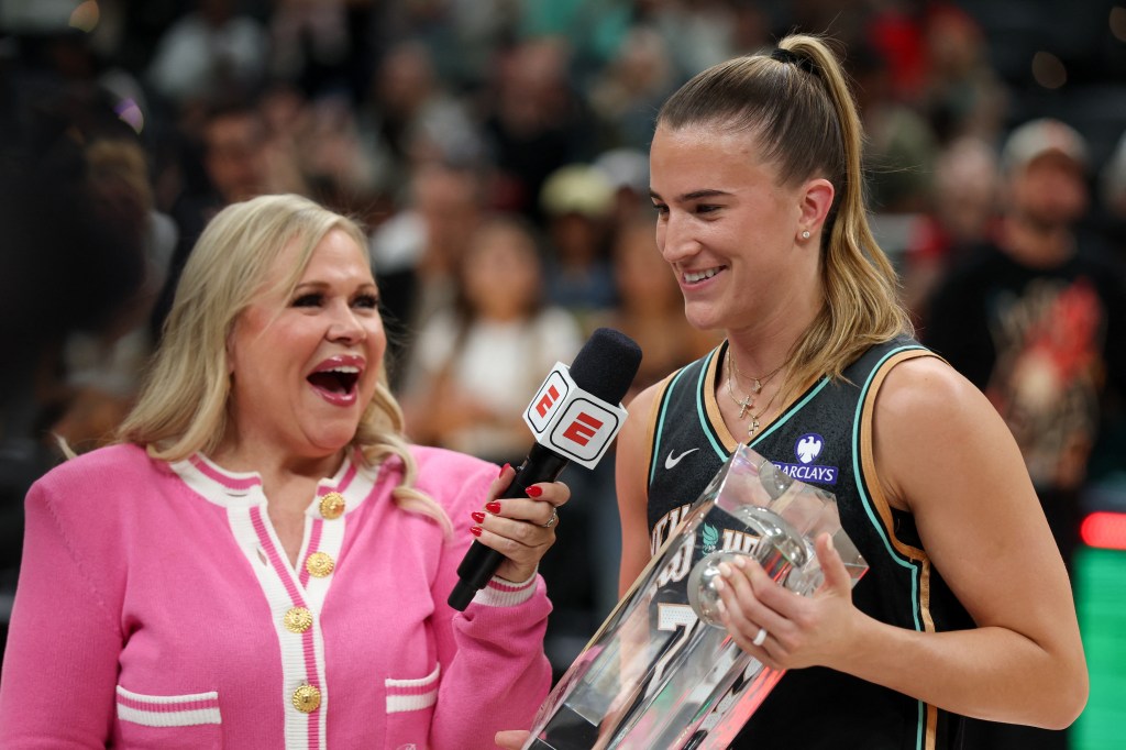 Holly Rowe