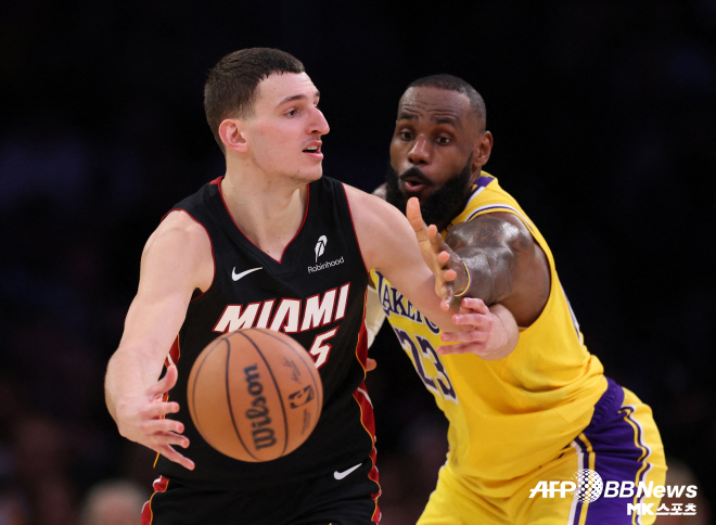 Miami Heat Nikola Jovic (pictured left). 사진=AFPBBNews=News1